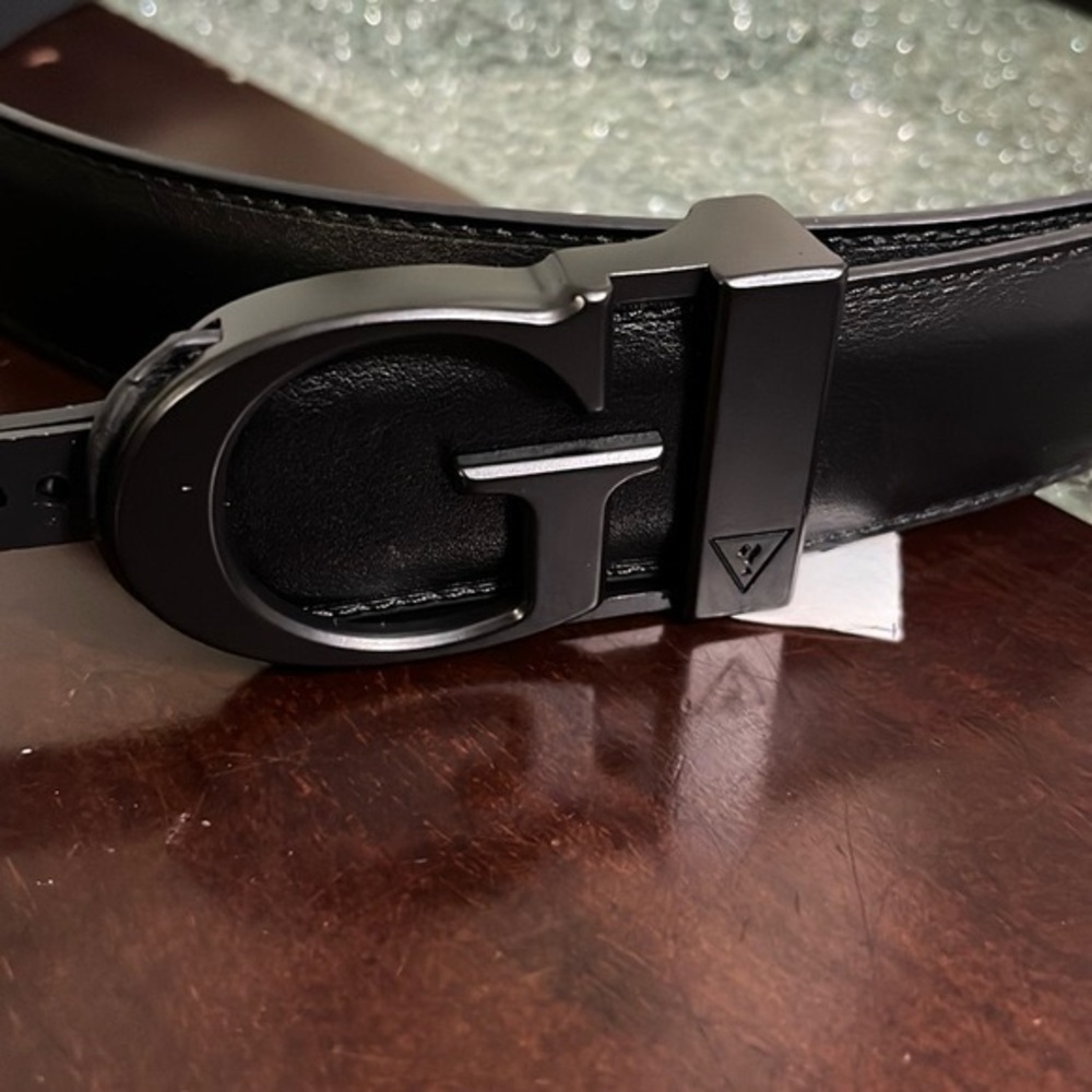 New Guess Black Leather Belt with Signature G Buckle size large C1